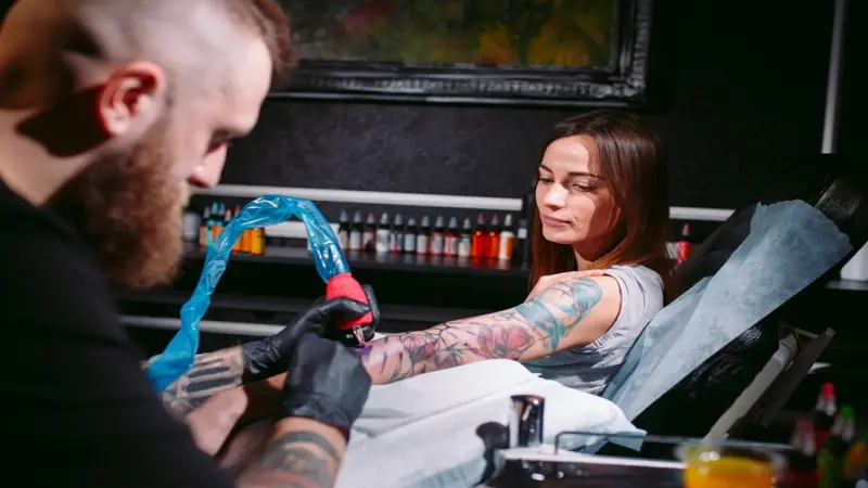 Do Color Tattoos Hurt More Than Black & White Tattoos?